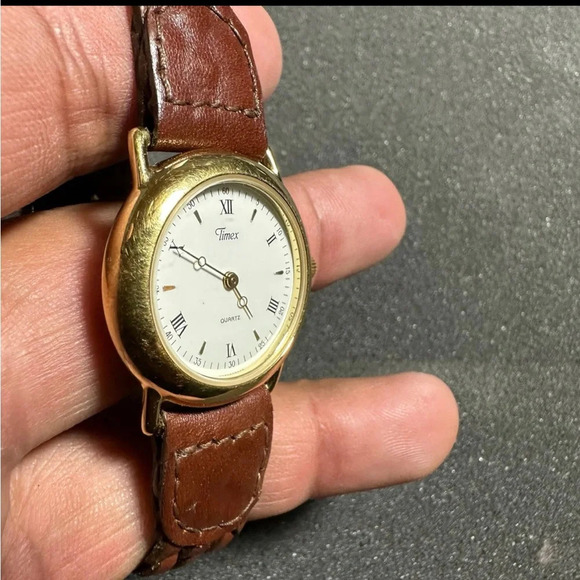 Timex Ladies Quartz Watch Gold Tone White Roman Numeral Dial Working New Battery - Picture 3 of 9